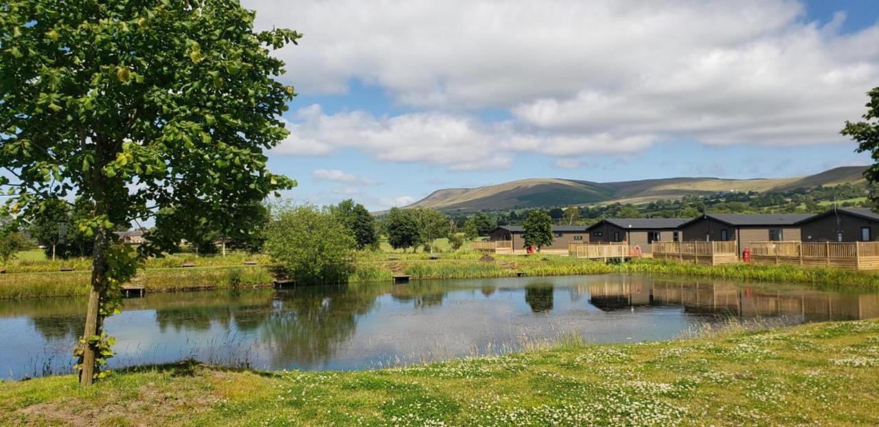 Beautiful 2-Bed Lodge Ribble Valley Clitheroe Exterior photo